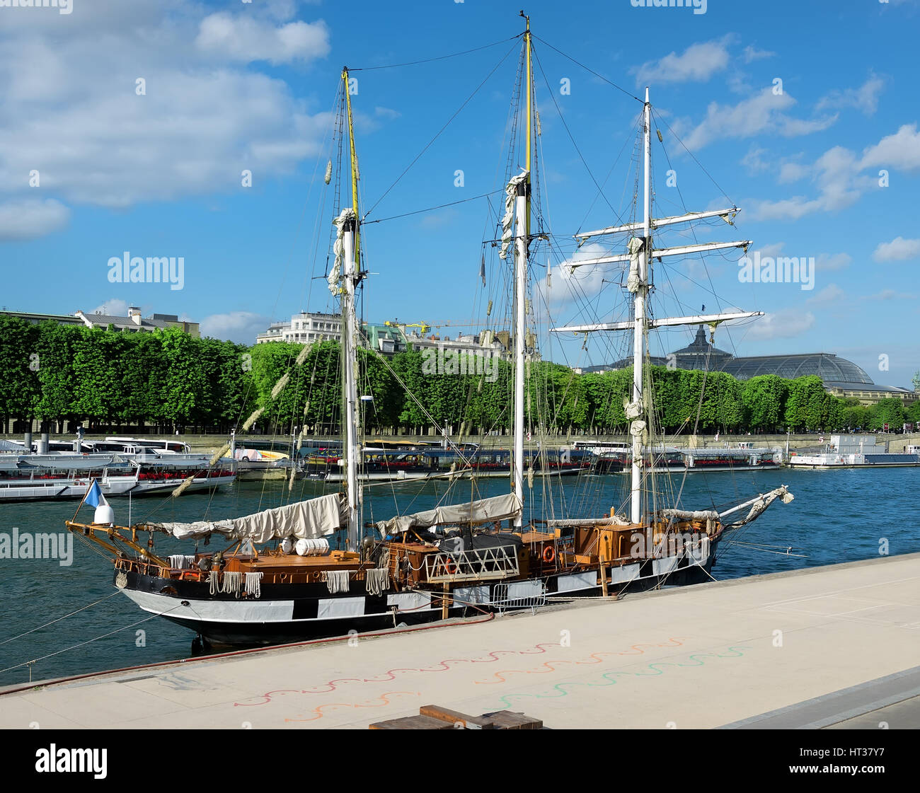 Sailing ship on Seine in Paris, France Stock Photo Alamy