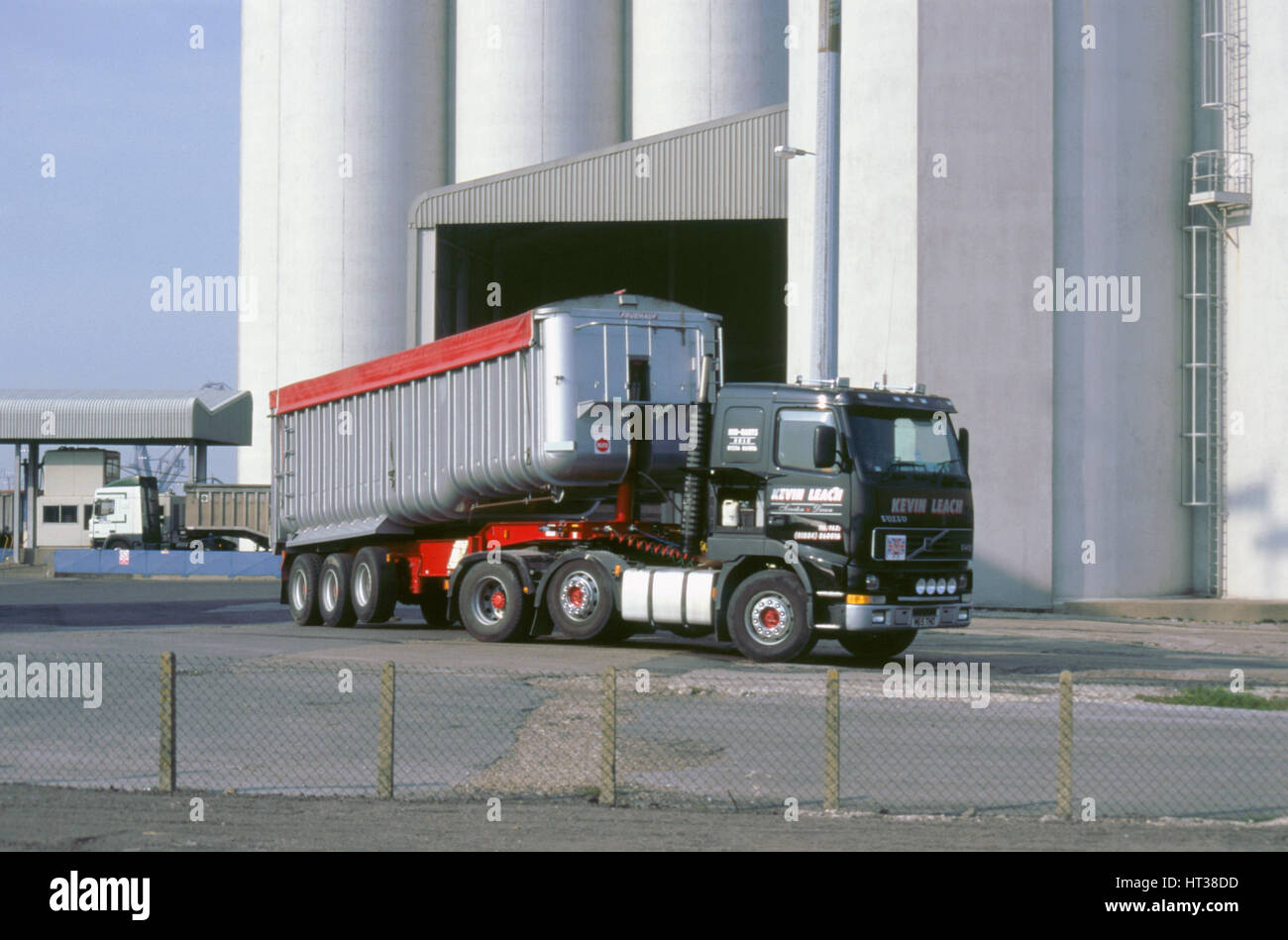 Volvo FMX 500 8×4 rigid Day cab with tipper body '2009–13