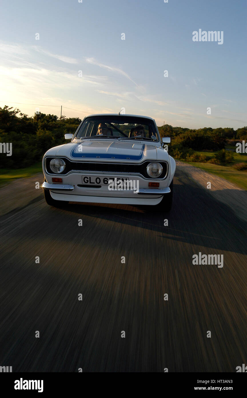 White ford escort hi-res stock photography and images - Page