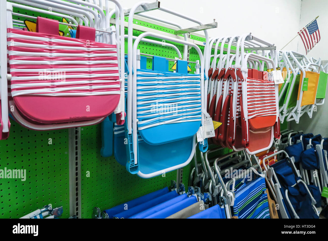 Plastic lawn chairs hires stock photography and images Alamy