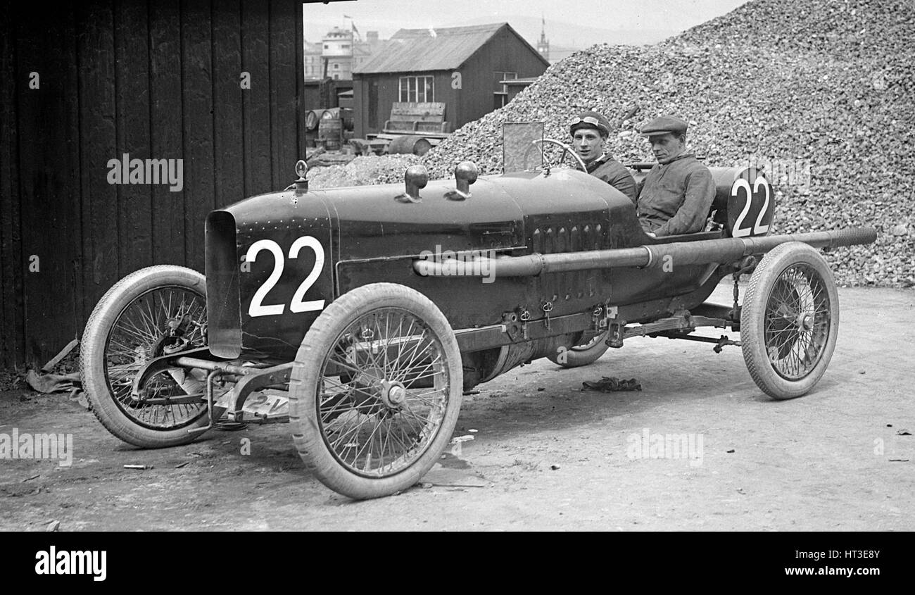 J Higginson's 3308 cc Vauxhall at the RAC Isle of Man TT race, 10 June 1914. Artist: Bill Brunell. Stock Photo