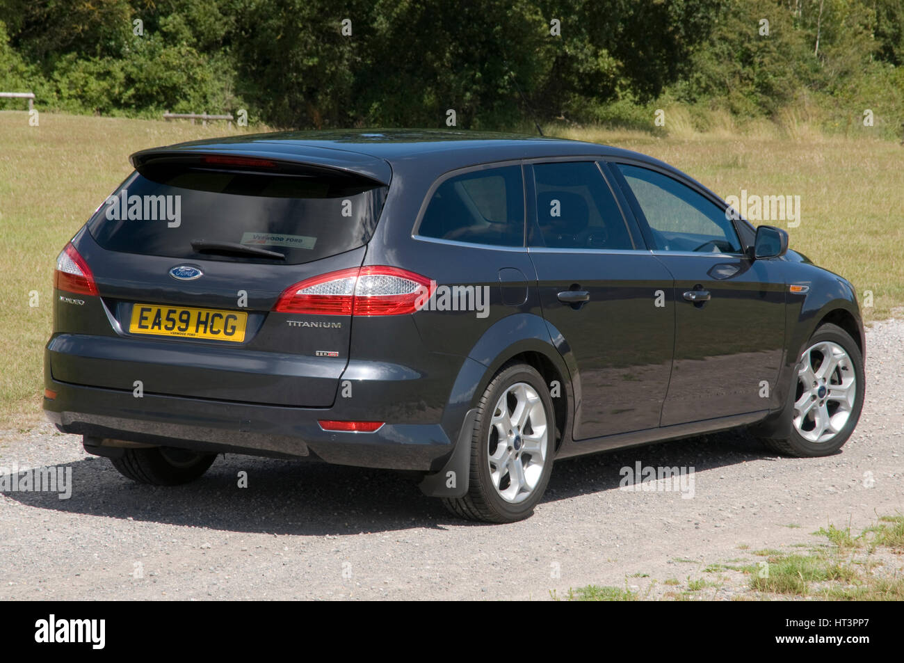 Mondeo Estate High Resolution Stock Photography and Images - Alamy