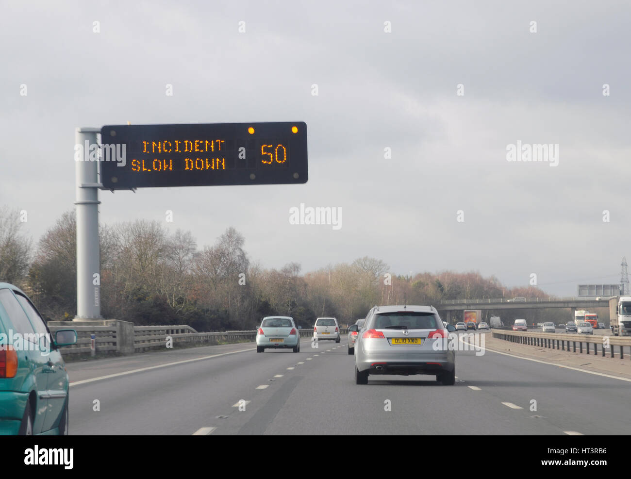 M27 Motorway Matrix overhead warning sign Stock Photo