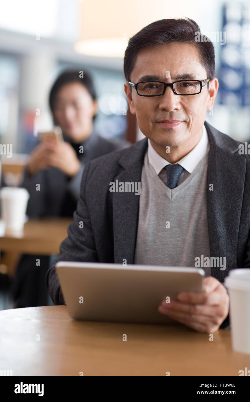 Disposable camera airport hires stock photography and images Alamy