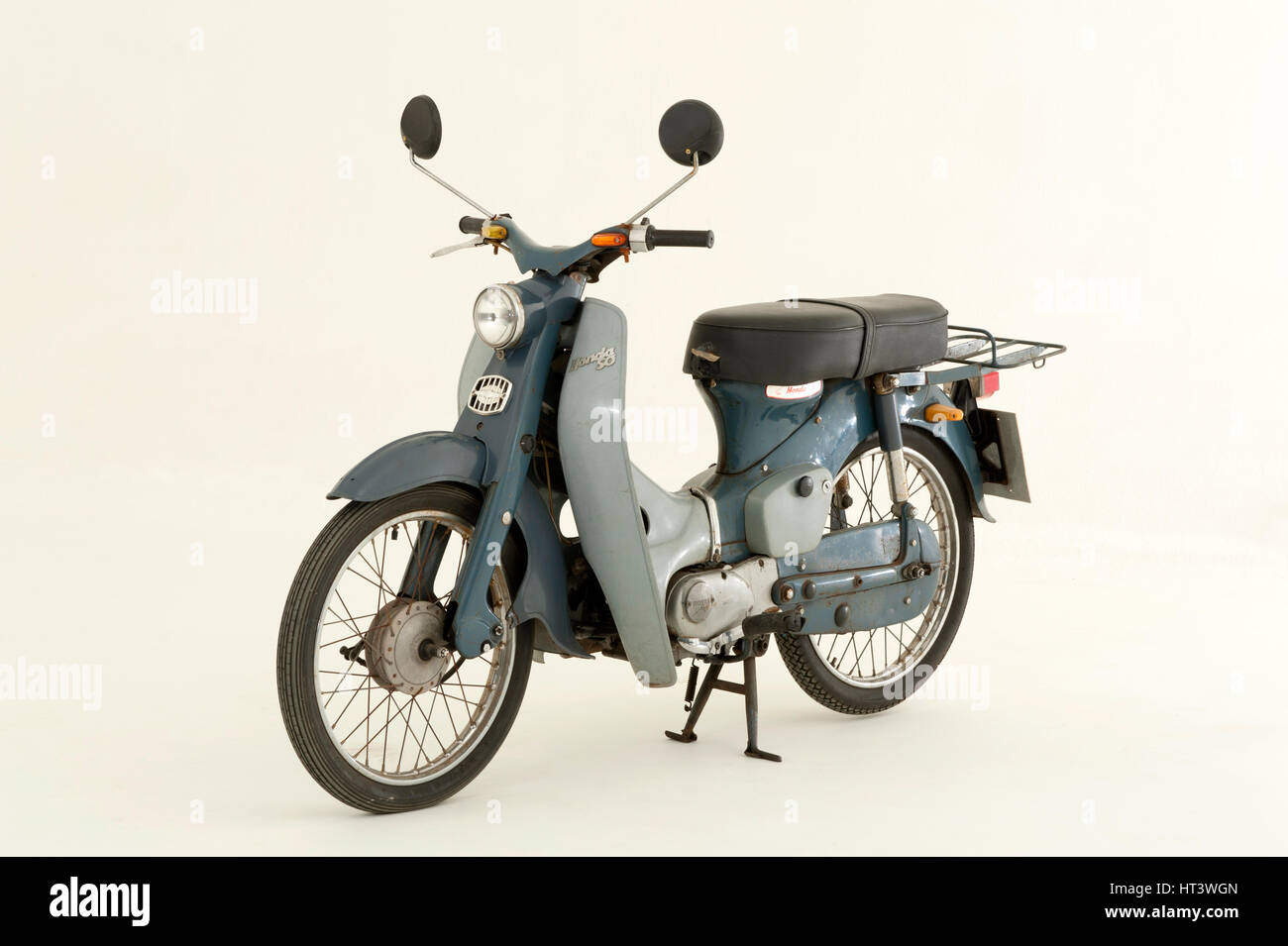 Honda c50 motorbike hi-res stock photography and images - Alamy