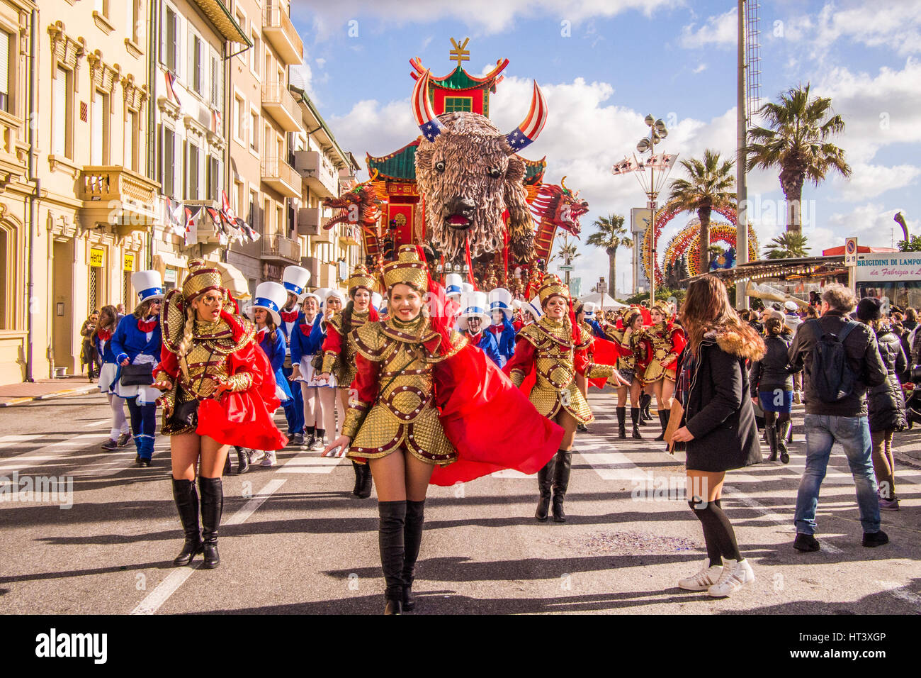 viareggio-carnival-in-the-province-of-lucca-tuscany-region-italy