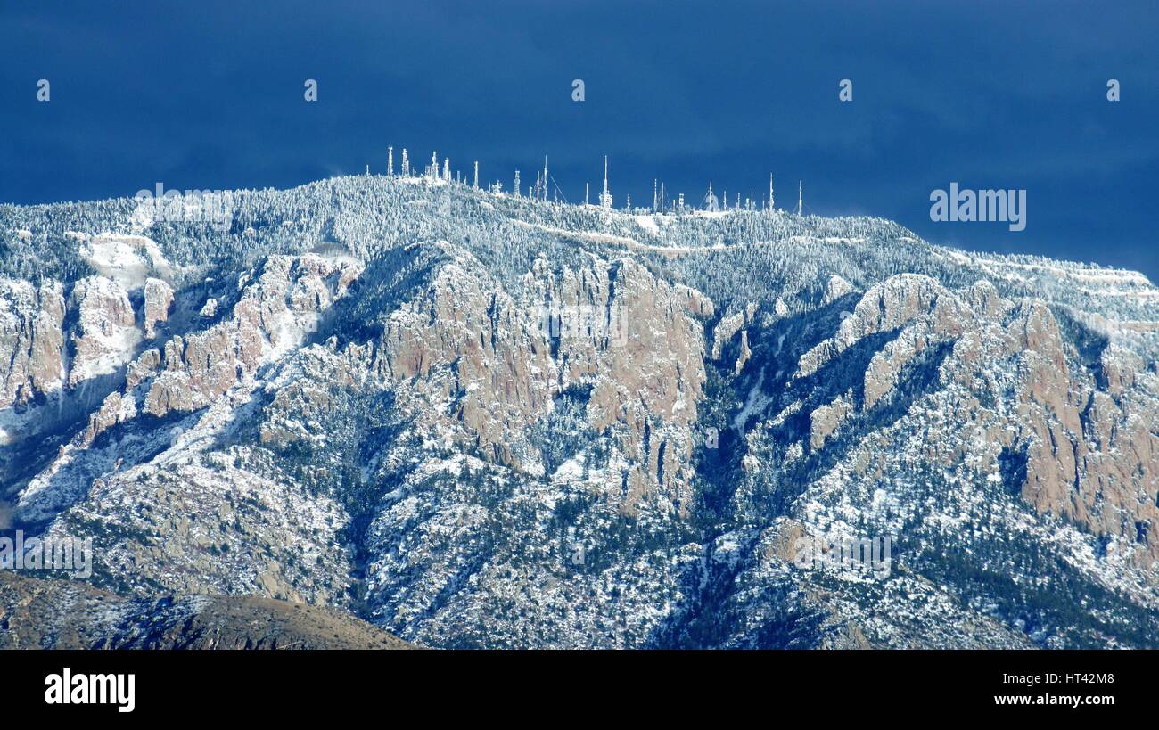 sandia mountain peaks in new mexico Stock Photo Alamy
