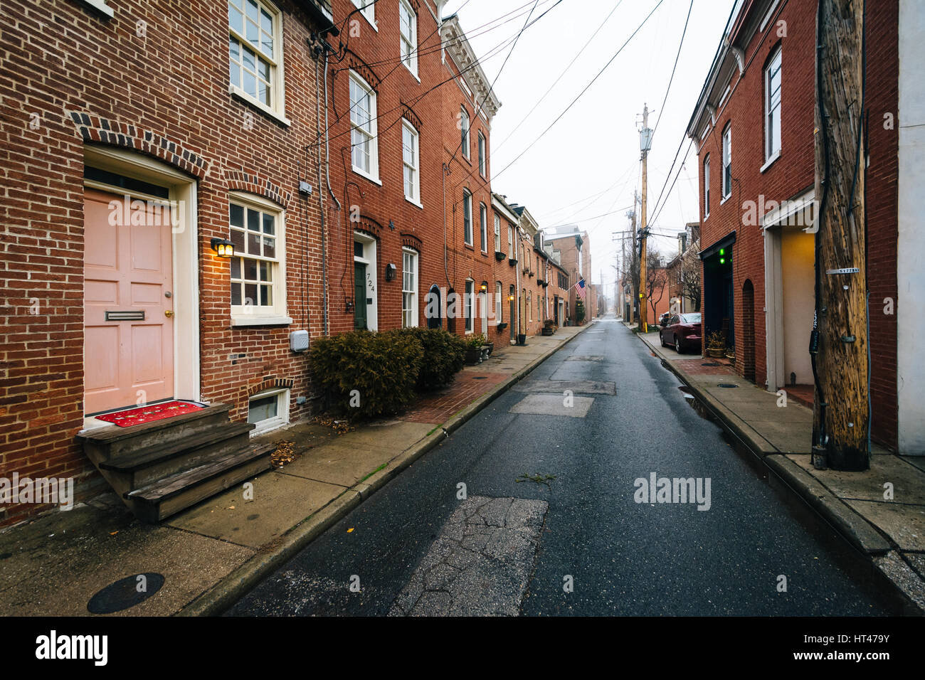 Narrow alley and row houses in Fells Point, Baltimore, Maryland Stock Photo Alamy