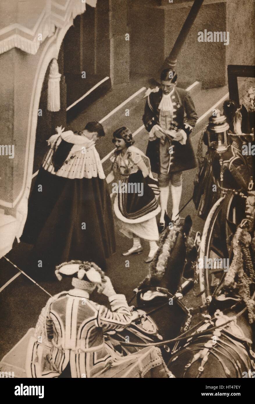 Queen elizabeth ii coronation dress hi-res stock photography and images ...