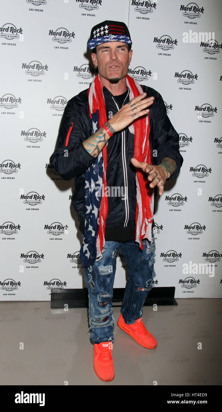 Rap Legend Vanilla Ice hosts 'I Love The 90's' Tour Afterparty at ...
