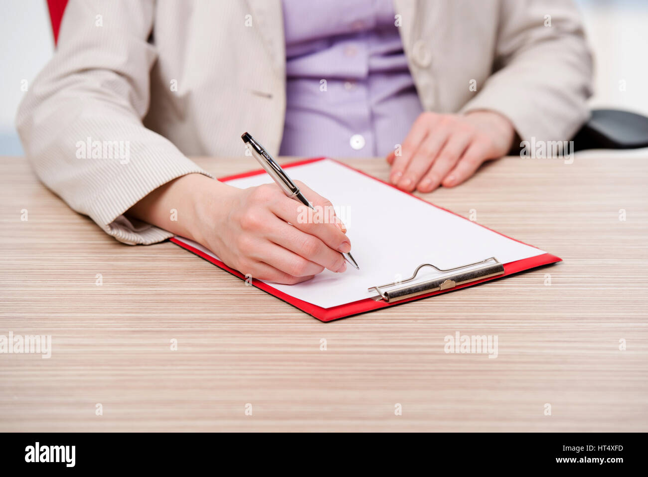 Hands taking notes in the pad Stock Photo - Alamy