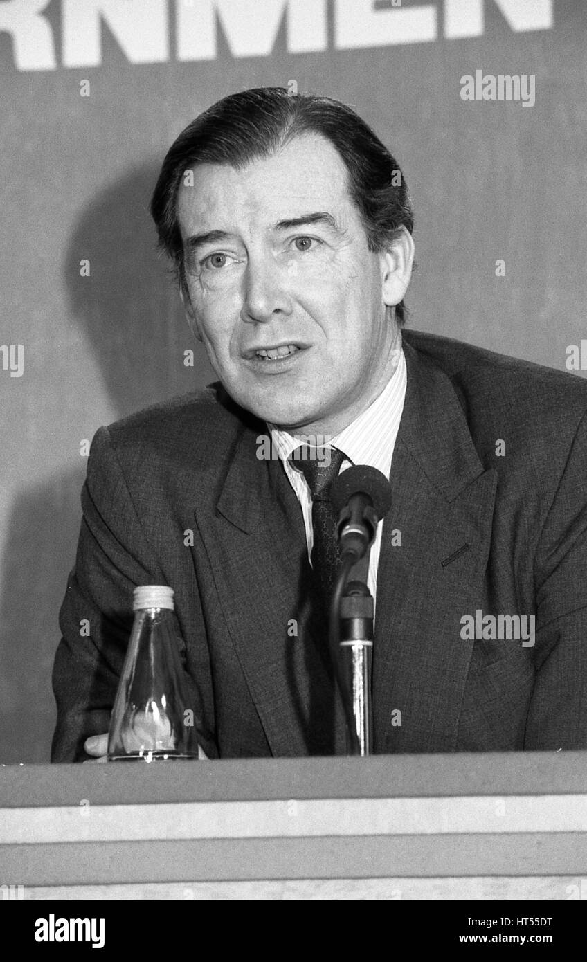 Rt. Hon. Ian Lang, Secretary of State for Scotland and Conservative party Member of Parliament for Galloway and Upper Nithsdale, speaks at a party press conference in London, England on February 26, 1992. Stock Photo