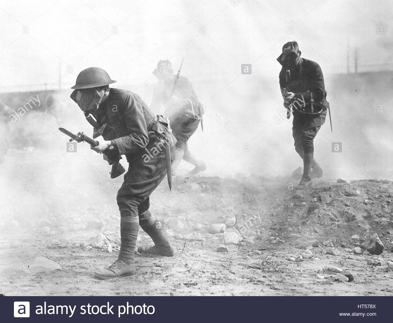 British Soldiers Gas Masks Stock Photos & British Soldiers Gas Masks ...