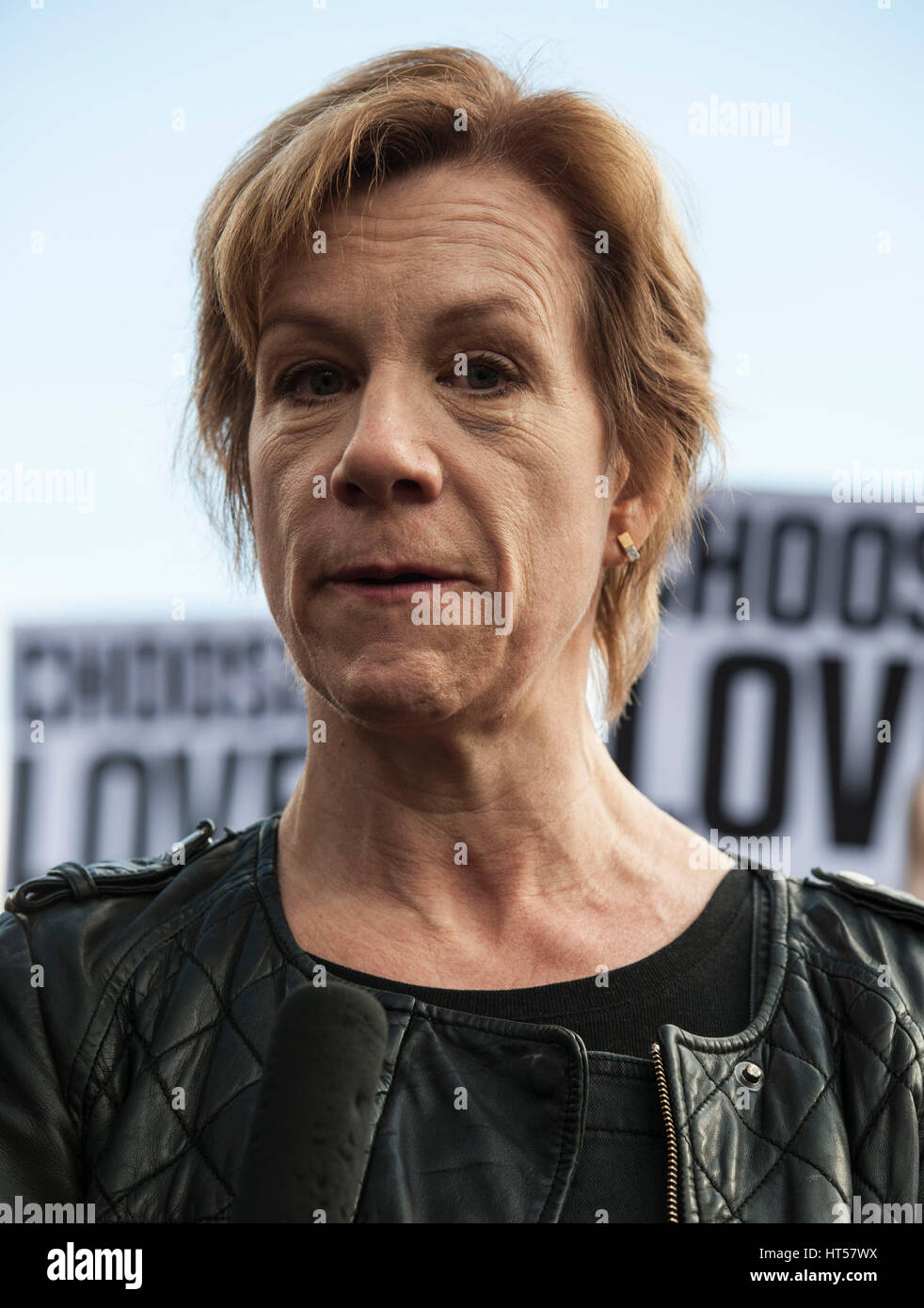 Juliet Stevenson outside the Houses of Parliament in central London, where she appealed to MPs to re-consult with local authorities following the decision by the Government to close the Dubs child refugee scheme. Stock Photo