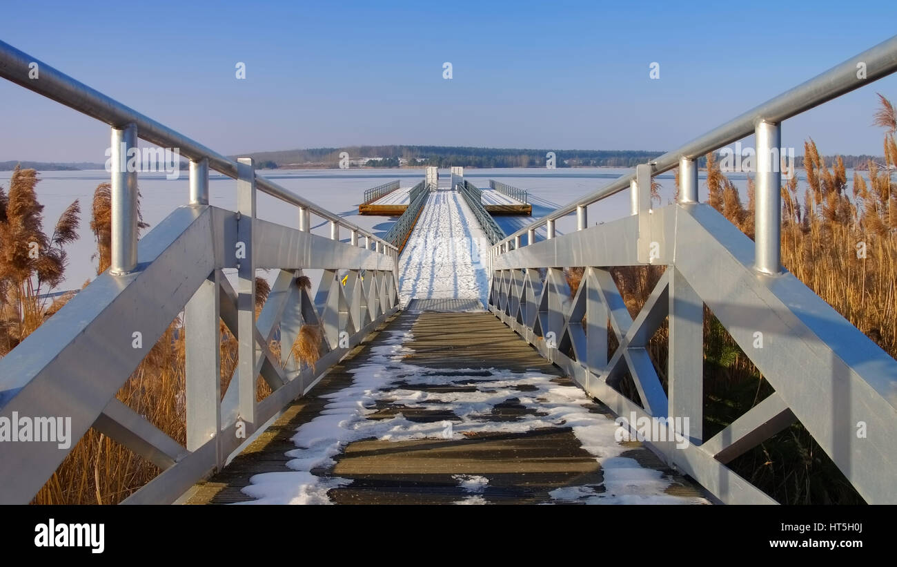 Schwimmender Steg, Lausitzer Seenland - Floating bridge in winter, Lusatian Lake District Stock Photo