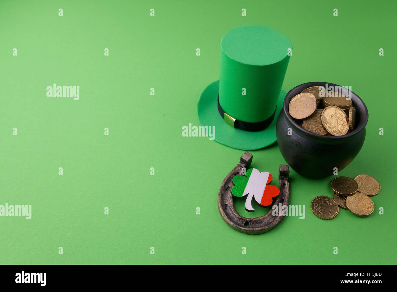 Happy St Patricks Day leprechaun hat with gold coins and lucky charms ...