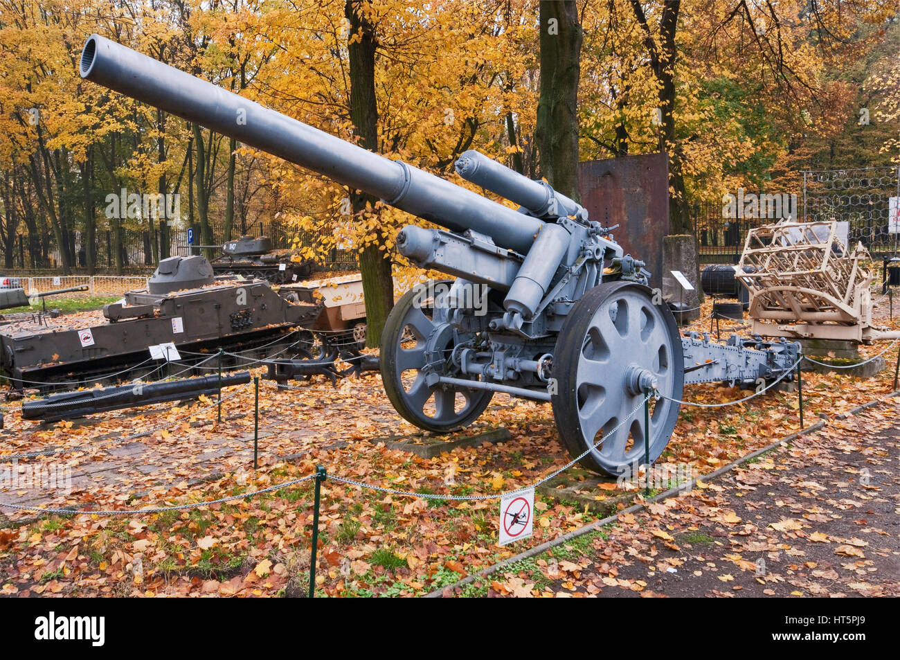 15 cm sFH 18, German WWII heavy field howitzer,  Polish Army Museum in Warsaw, Poland Stock Photo