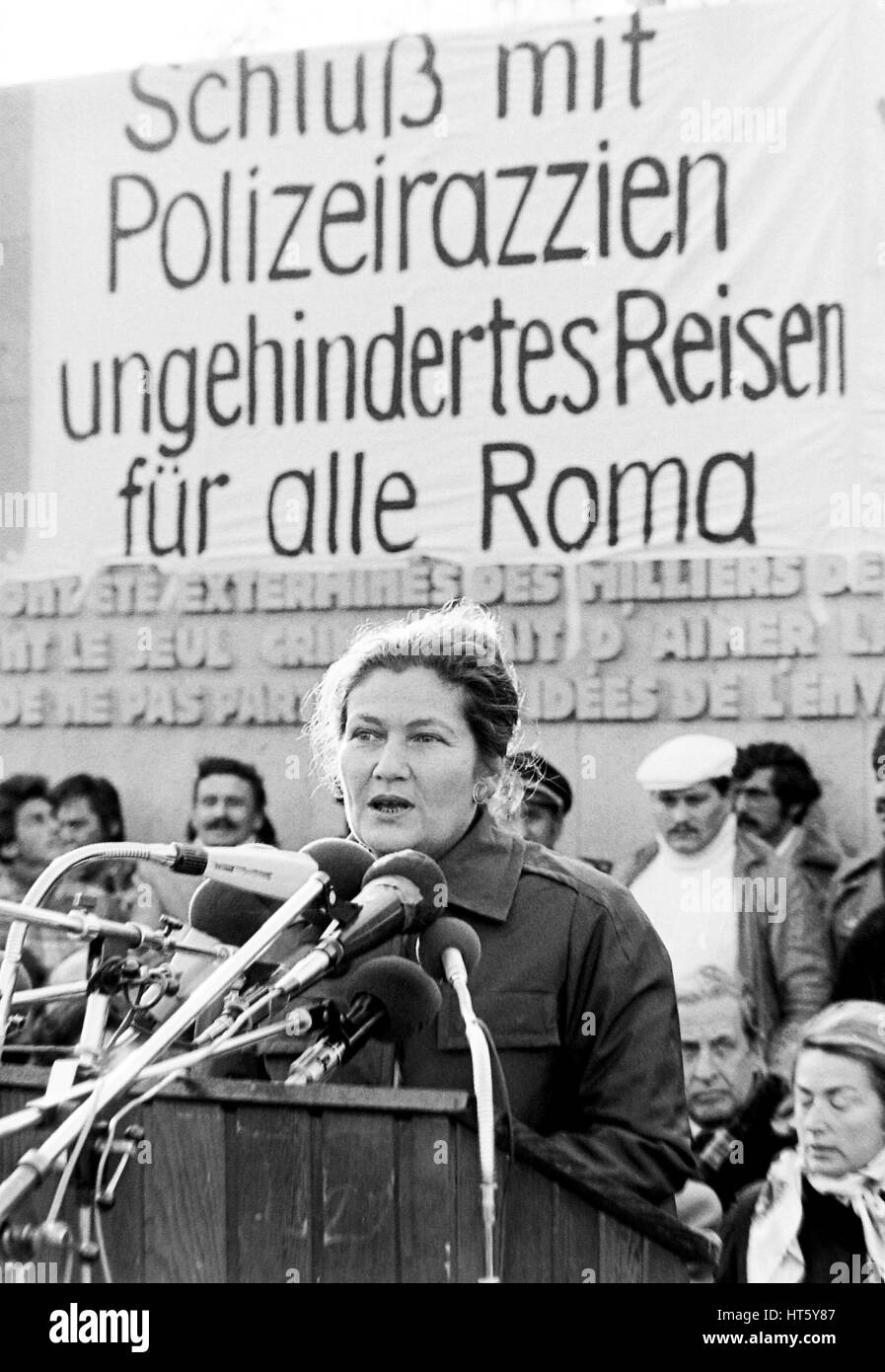 Bergen-Belsen, Germany, 27.10.1979 - SIMONE VEIL (former camp resident in the Bergen-Belsen concentration camp and former president of the European Parliament) sspeaks during a memorial event to the persecution of Sinti and Roma in the Third Reich Memorials of the Bergen-Belsen concentration camp  (digital image from a b/w-film-negative) Stock Photo