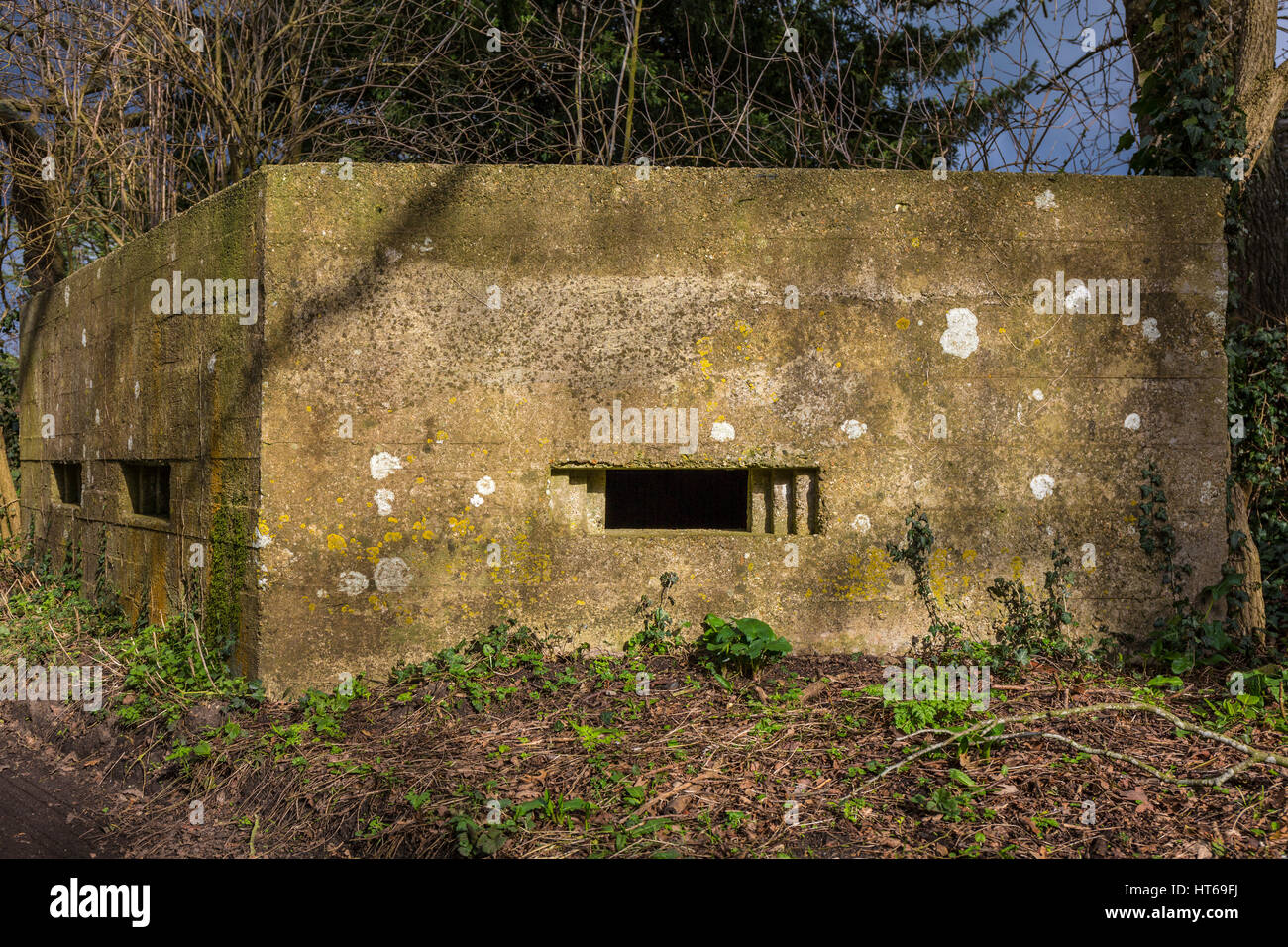 A world war 2 pill box. Mendham, Suffolk Stock Photo Alamy