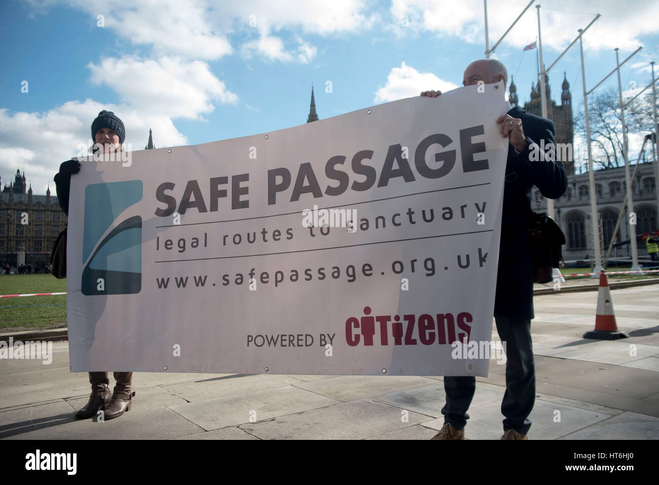 London, UK. 07th Mar, 2017. Public figures including actress Juliet Stevenson, actor Toby Jones and actor Rhys Ifans, join the demonstration organized by Safe Passage, as MPs vote on whether the government should re-consult with local authorities on their ability to accommodate refugee children from Europe. Credit: Alberto Pezzali/Pacific Press/Alamy Live News Stock Photo