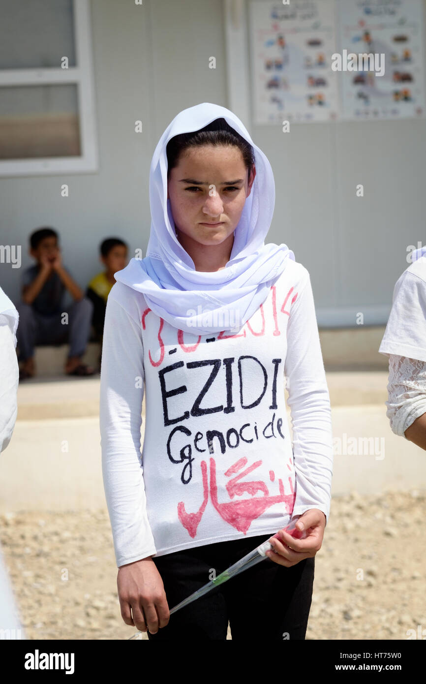 Refugees at refugee camp in norther iraq Kurdish region Stock Photo Alamy