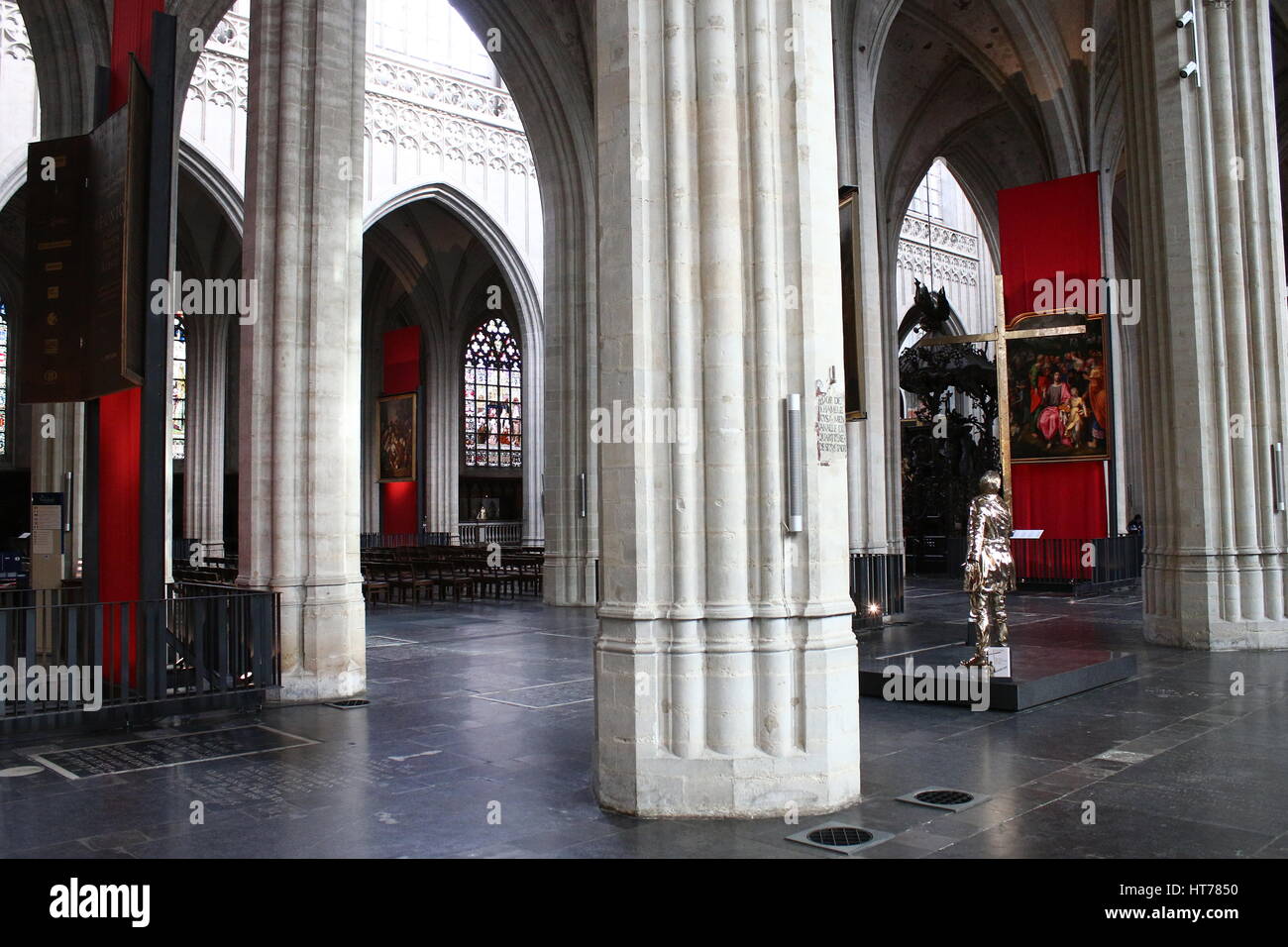 Columns of the nave  - interior of the Gothic Cathedral of our Lady (Onze-lieve-vrouwekathedraal), Antwerp, Belgium Stock Photo