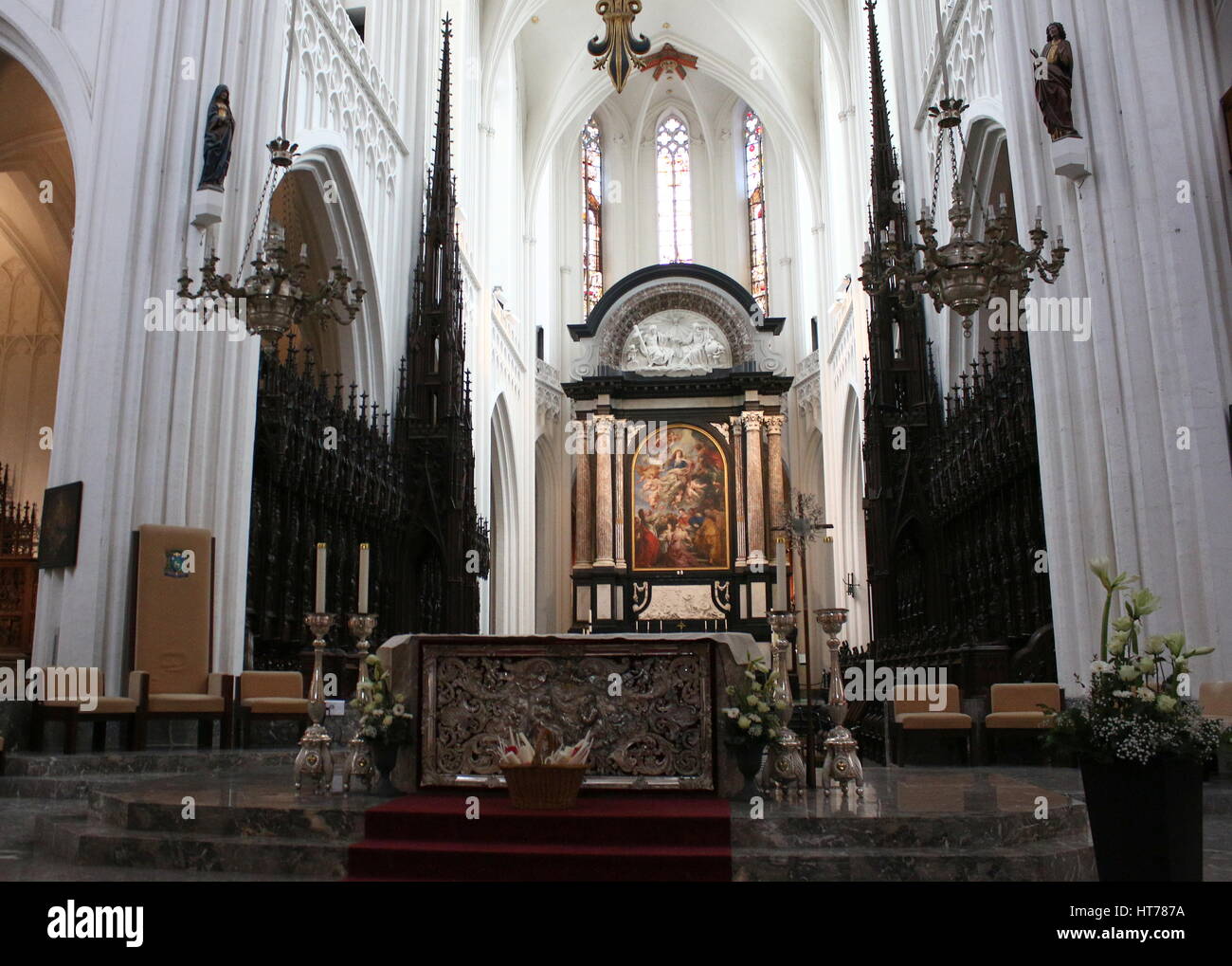 Interior of the Gothic Cathedral of our Lady (Onze-lieve-vrouwekathedraal), Antwerp, Belgium Stock Photo