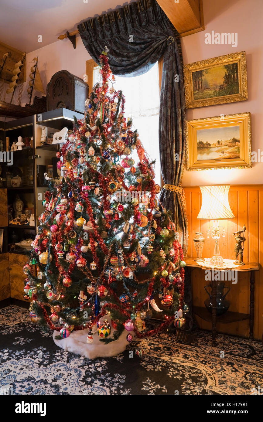 Victorian christmas tree hires stock photography and images Alamy