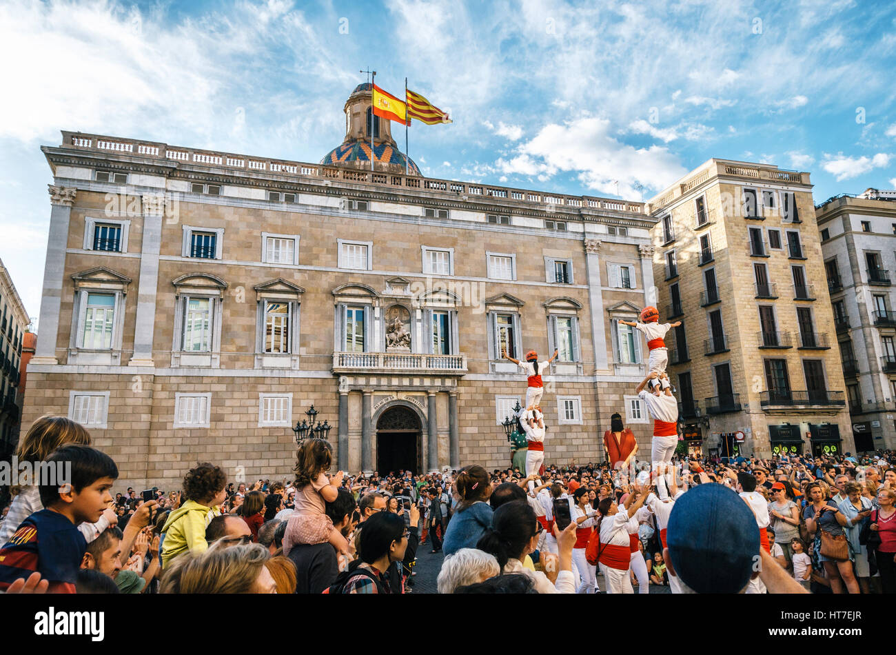 Giant festival puppets spain hires stock photography and images Alamy