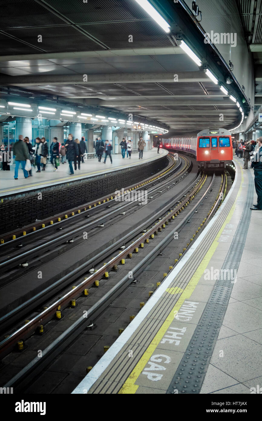 Mind The Gap Sign At A London Underground Station, London, England Stock Photo