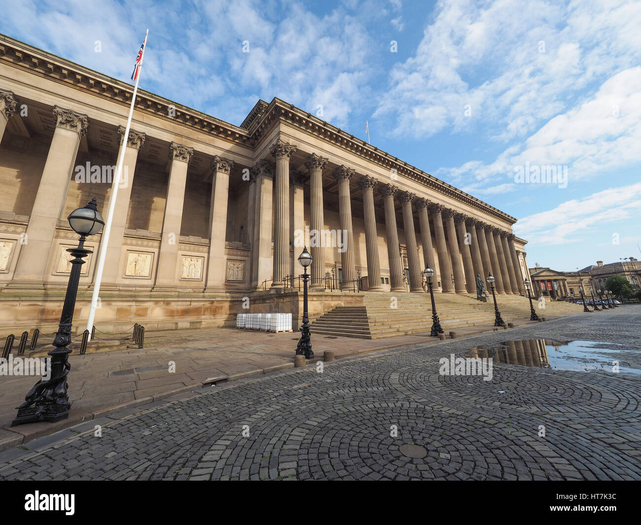 St George Hall concert halls and law courts on Lime Street in Liverpool, UK Stock Photo