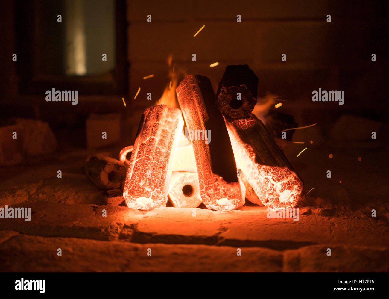 Wood burning stove hires stock photography and images Alamy