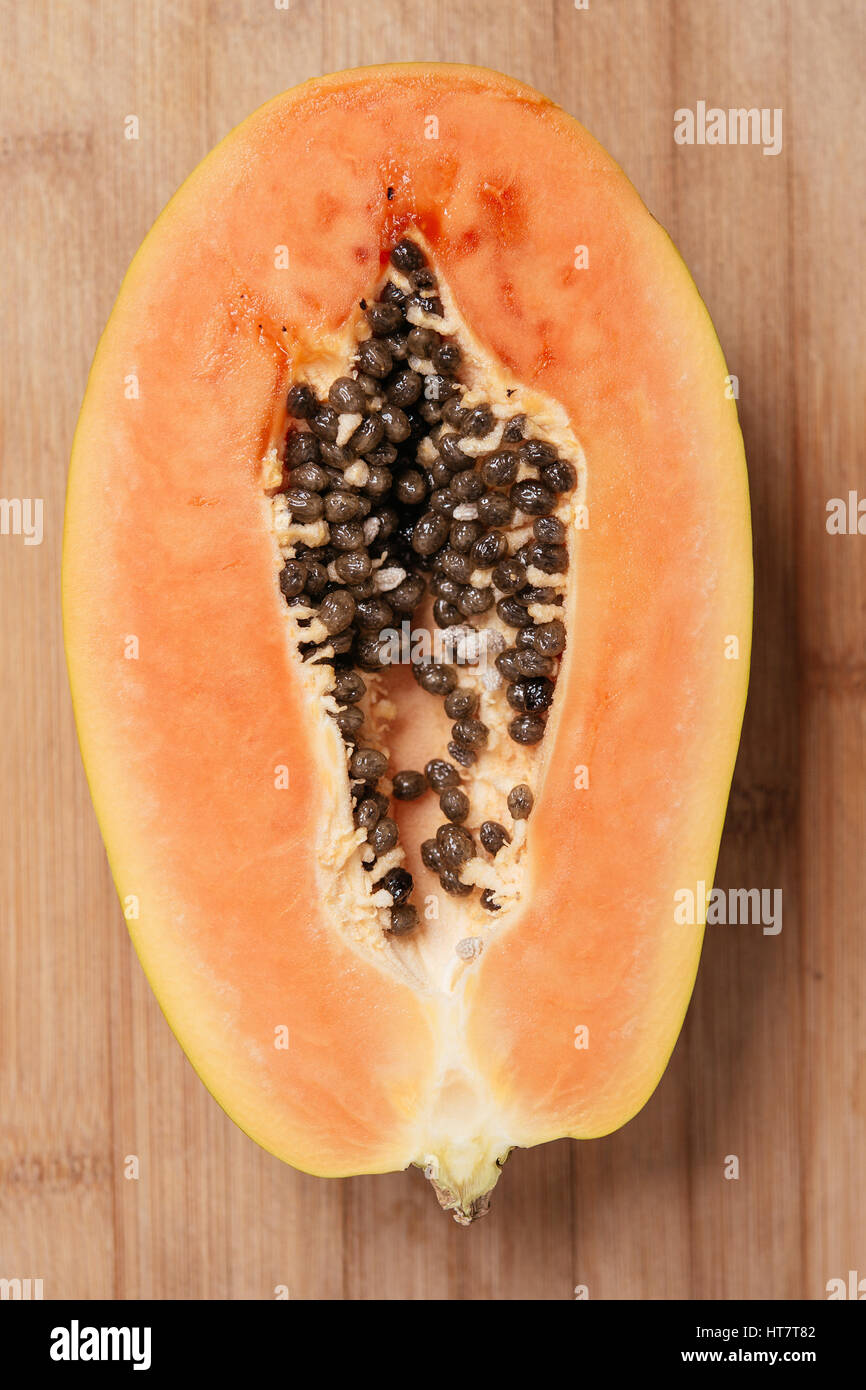 Oberursel, Germany. 07th Mar, 2017. Picture of a papaya, taken on 07/03