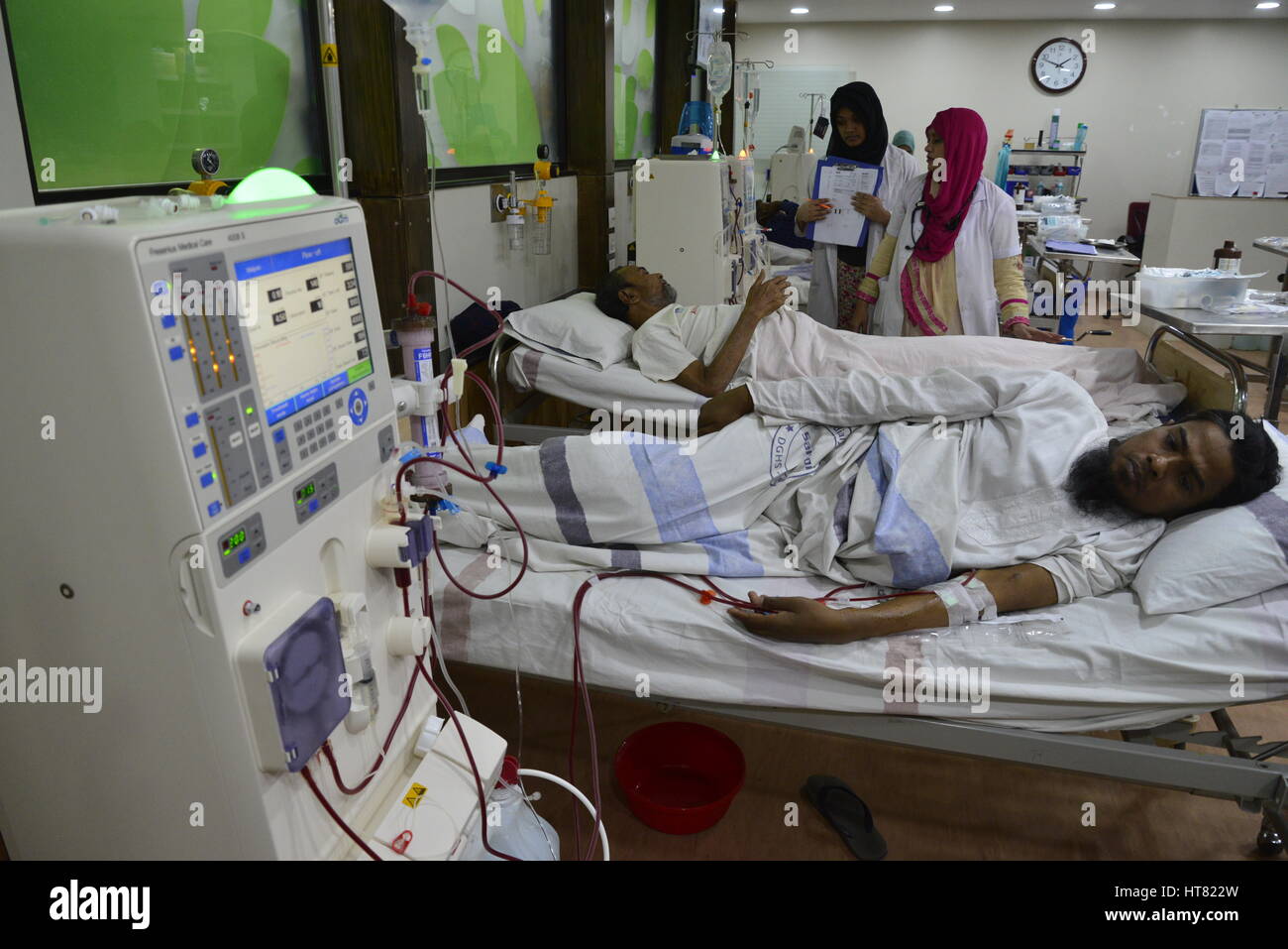 Dialysis machine hires stock photography and images Alamy