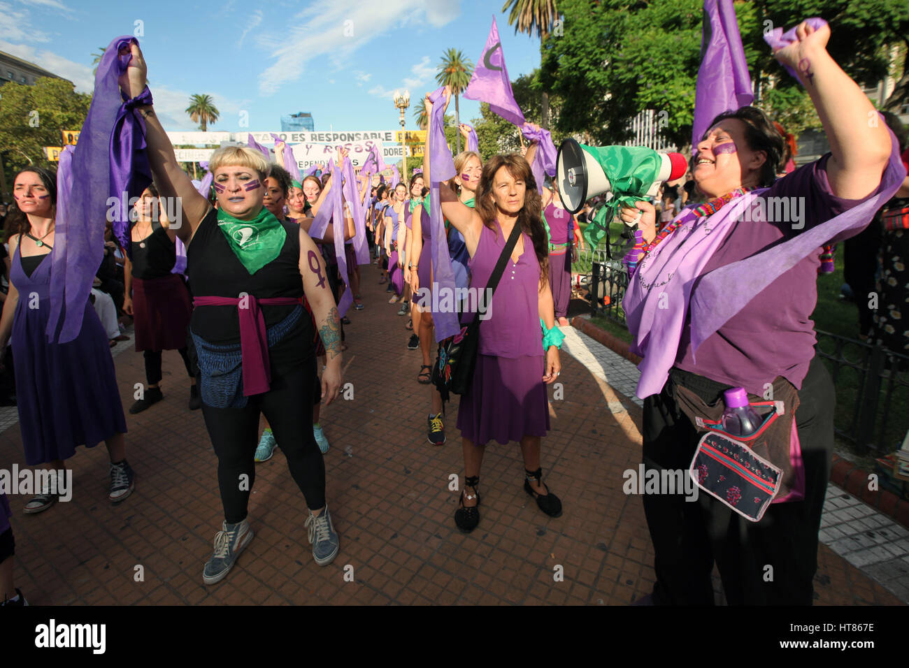 Buenos Aires, Argentina. 8th Mar, 2017. Gathering under the slogan Ni Una Menos hundreds of thousands of women across Argentina yesterday protested against gender violence and femicide in mass rallies across many cities, including Buenos Aires City, marching from the Congreso (Parliament) to the Plaza de Mayo. Credit: Claudio Santisteban/ZUMA Wire/Alamy Live News Stock Photo