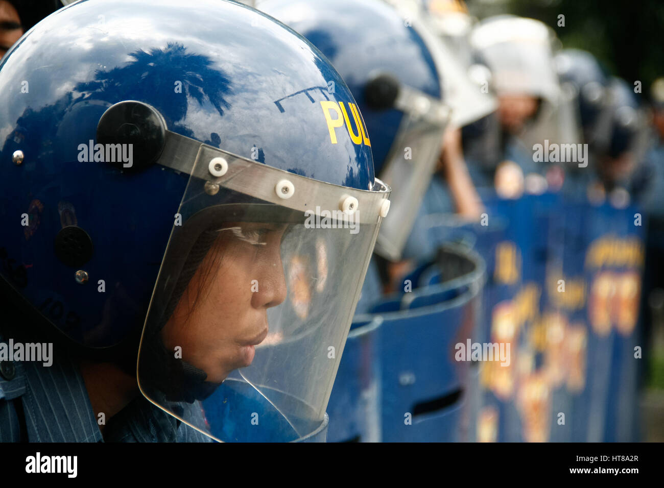 Manila, Philippines. 08th Mar, 2017. A platoon of women police officers ...