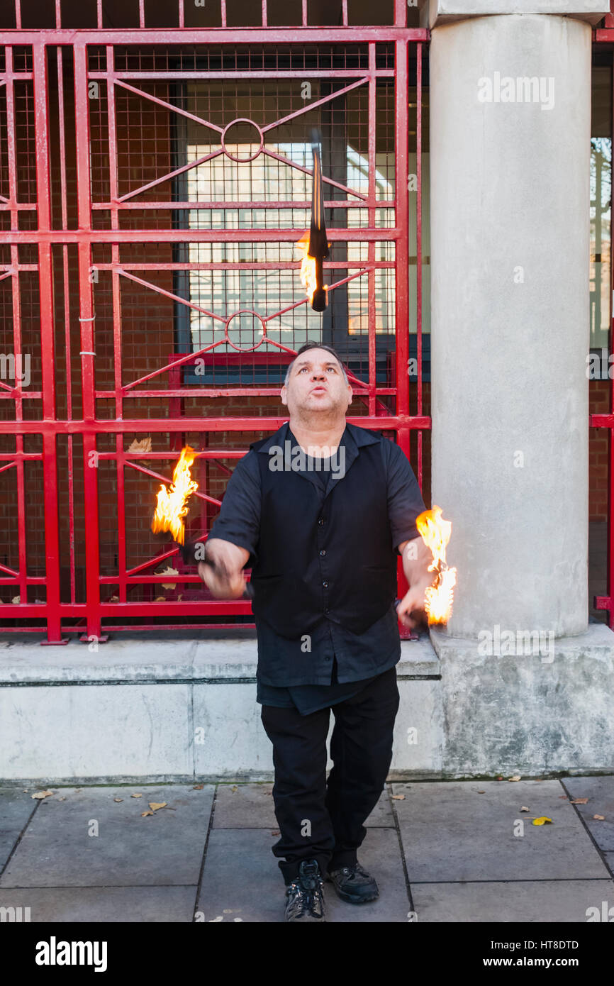 England, London, Southwark, Bankside, Fire Juggler Stock Photo Alamy