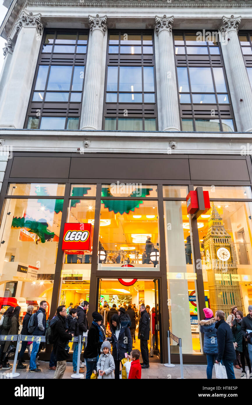 Lego store london opening hi-res stock photography and images - Alamy