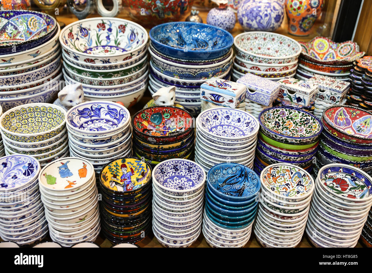 Turkish Ceramics in Grand Bazaar, Istanbul City, Turkey Stock Photo - Alamy
