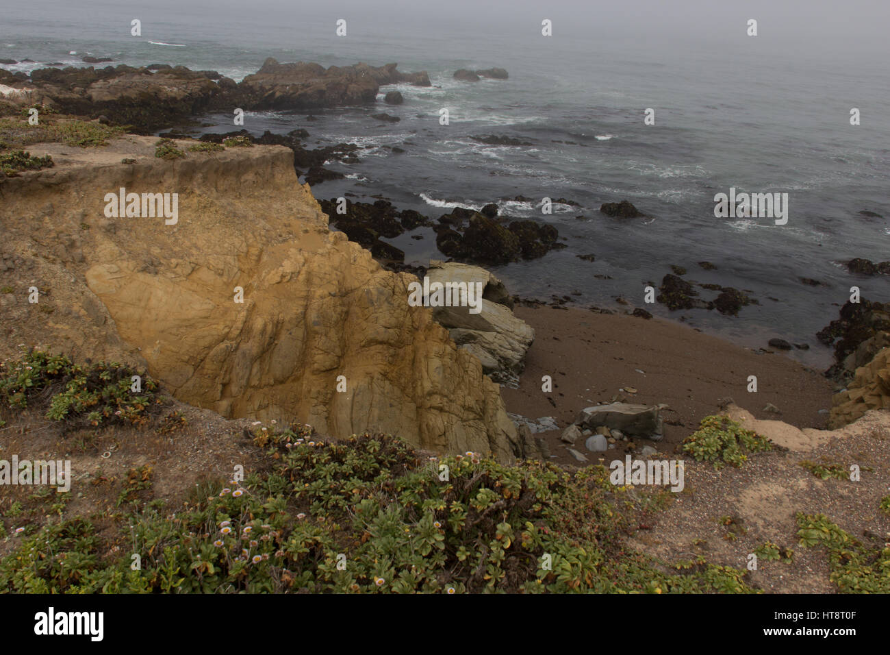 Central california coastal erosion hi-res stock photography and images ...