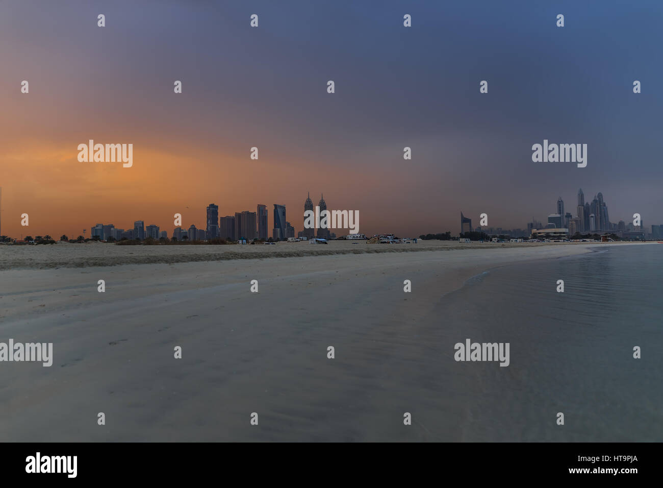 The palm jumeirah beach hi-res stock photography and images - Alamy
