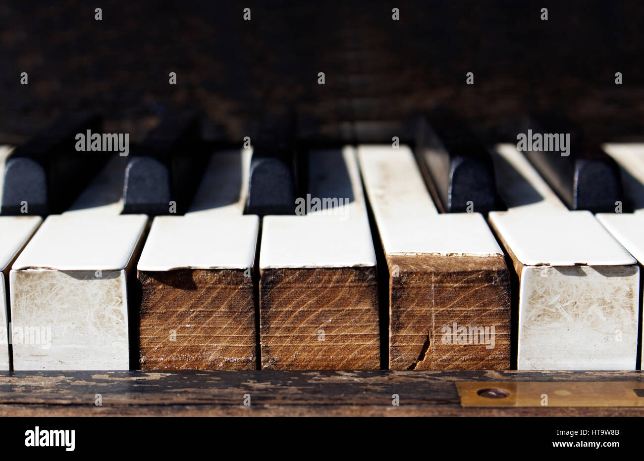 Close up old broken piano keyboard. Piano keys Stock Photo Alamy