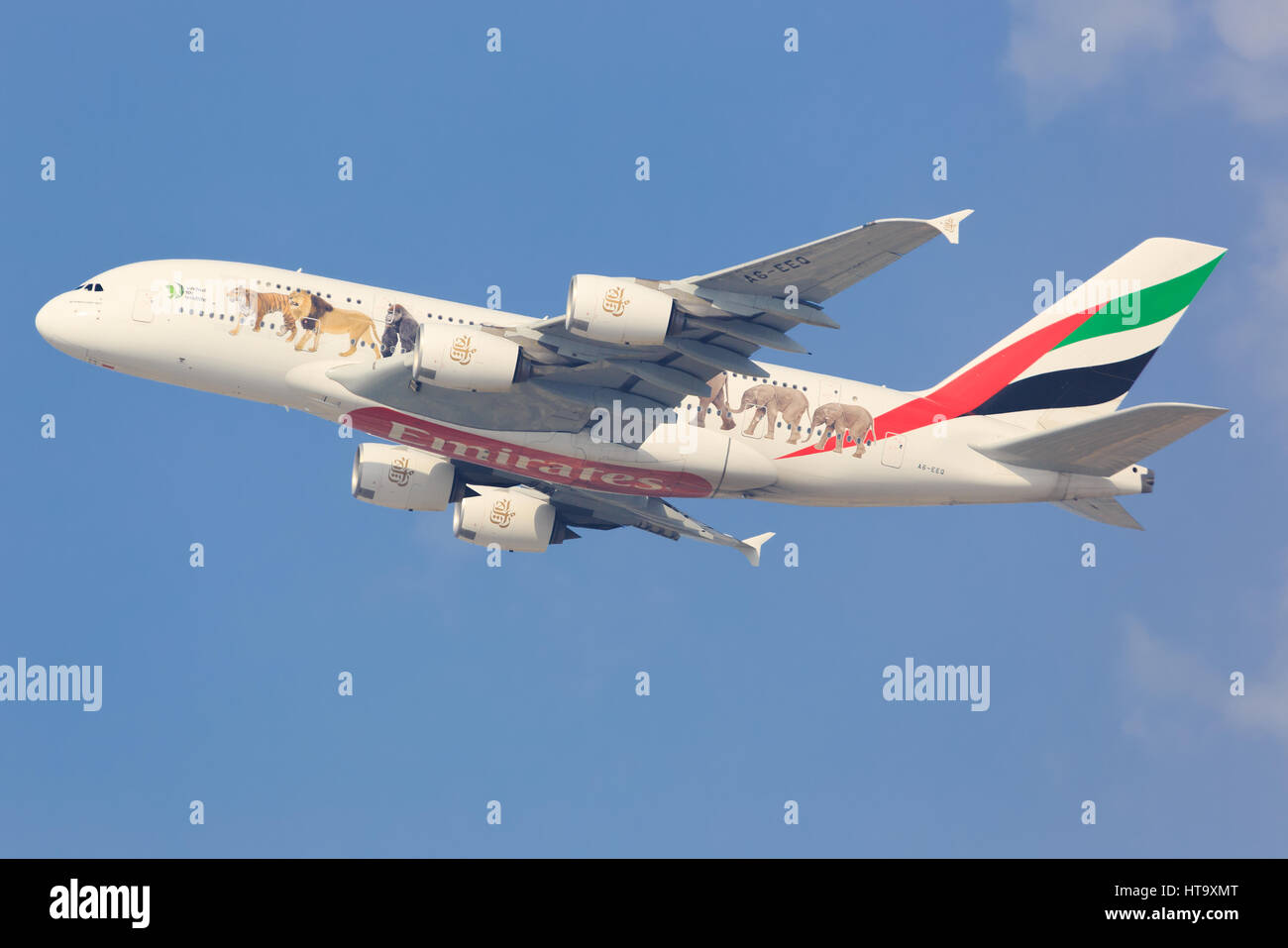 Emirates airbus a380 2017 hi-res stock photography and images - Alamy