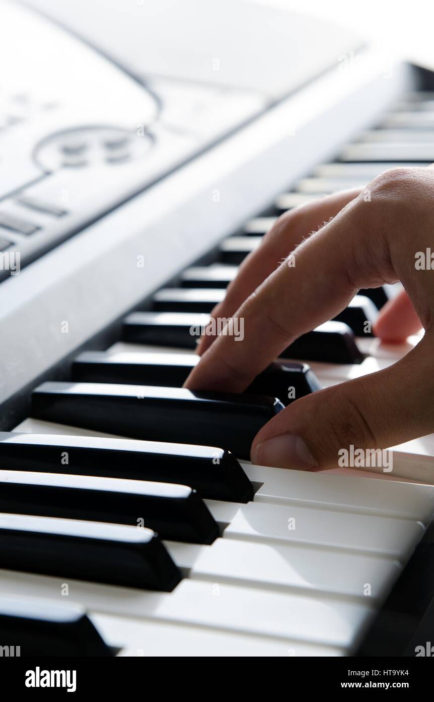 Keyboard instrument hires stock photography and images Alamy