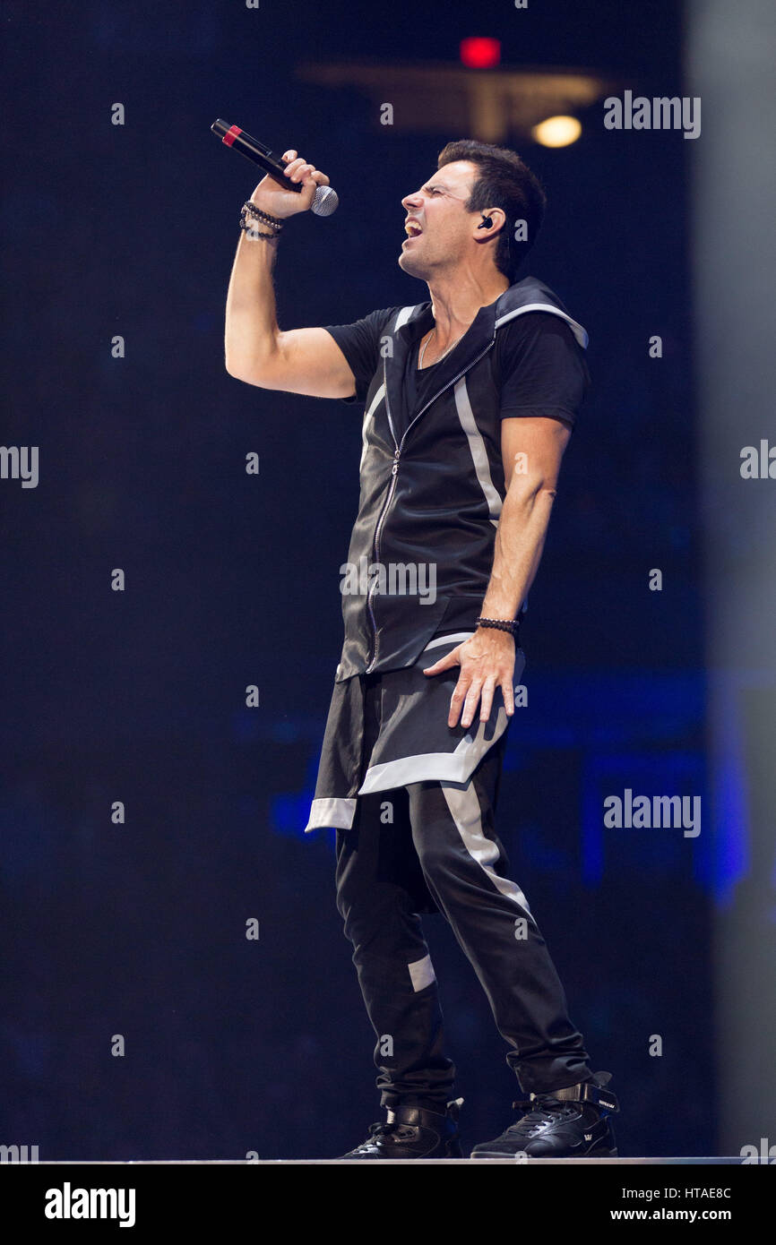 Rosemont, Illinois, USA. 23rd May, 2015. JORDAN KNIGHT of New Kids on the Block performs live on the NKOTB Main Event Tour at Allstate Arena in Rosemont, Illinois Credit: Daniel DeSlover/ZUMA Wire/Alamy Live News Stock Photo