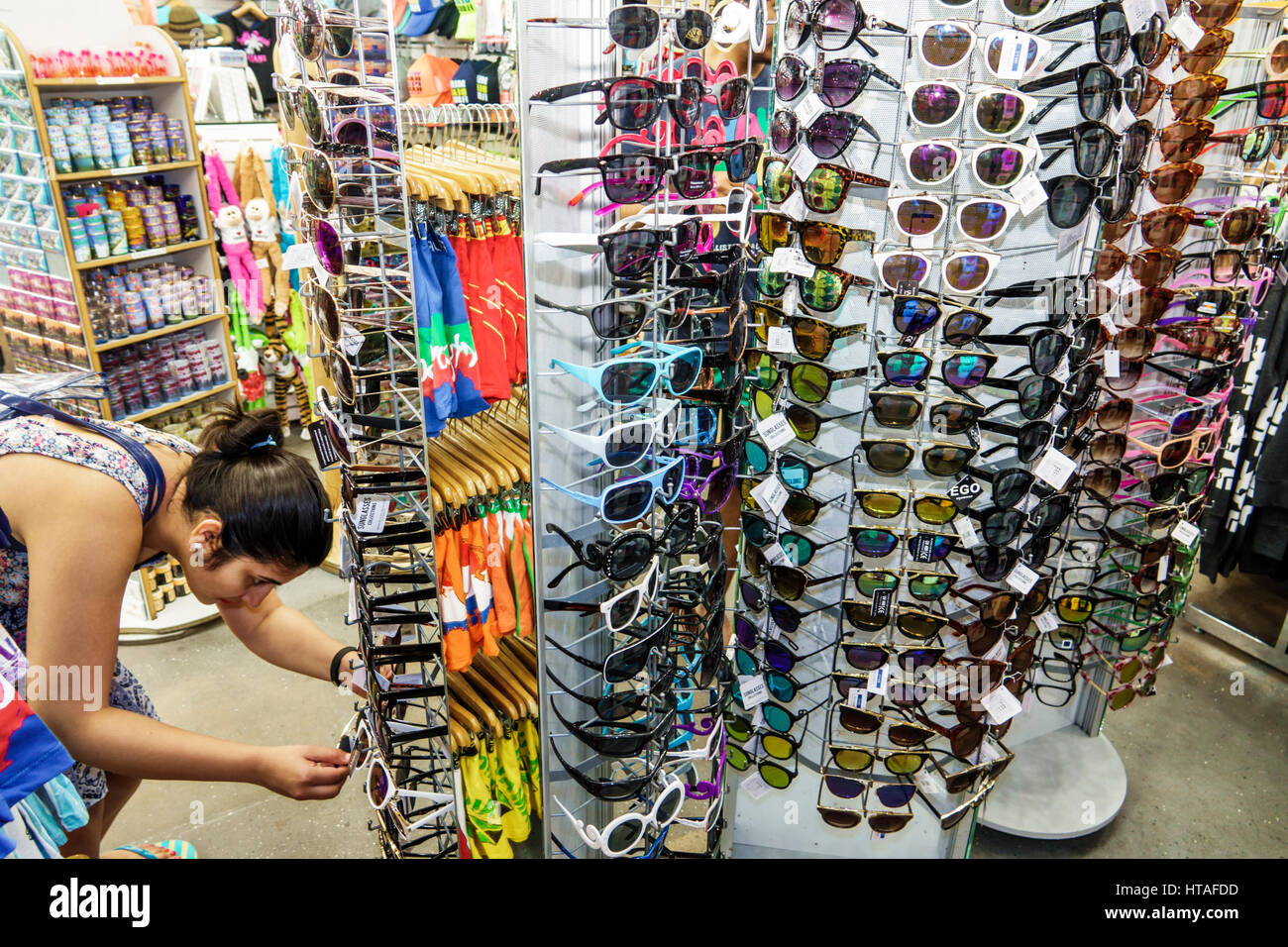 beachwear shops