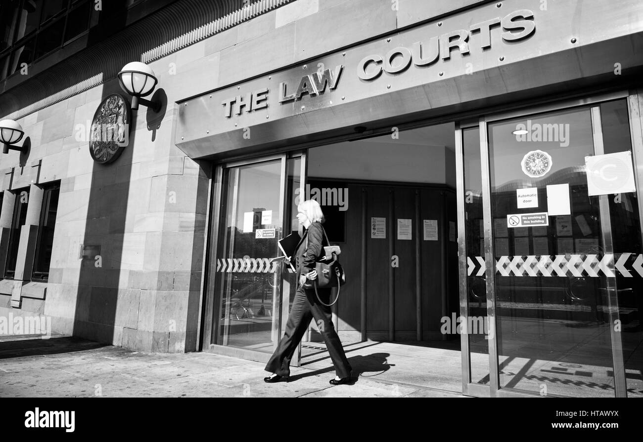 Newcastle crown court courts Black and White Stock Photos & Images - Alamy