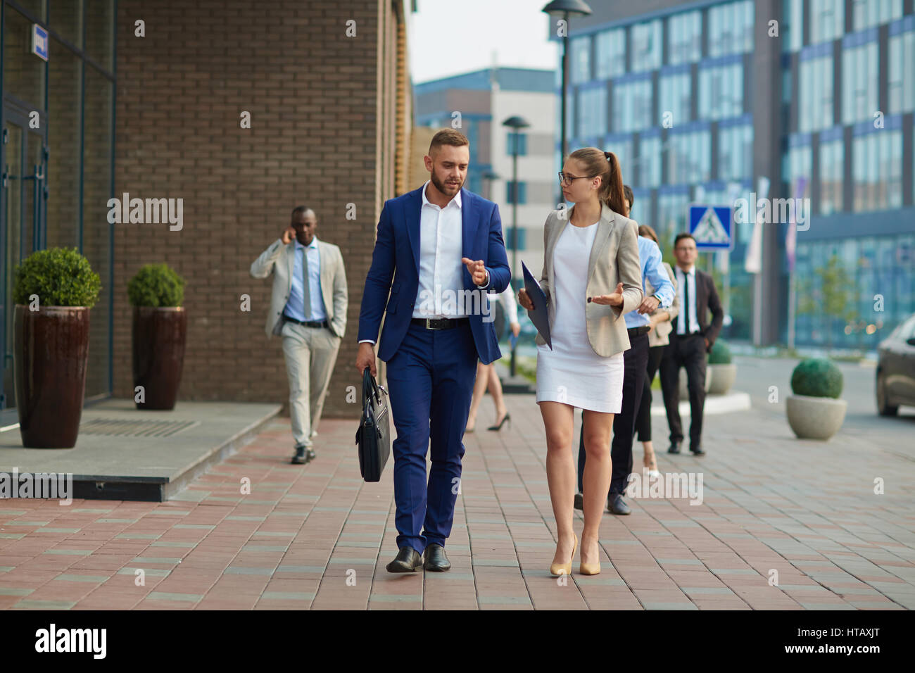 Moving down street hi-res stock photography and images - Alamy
