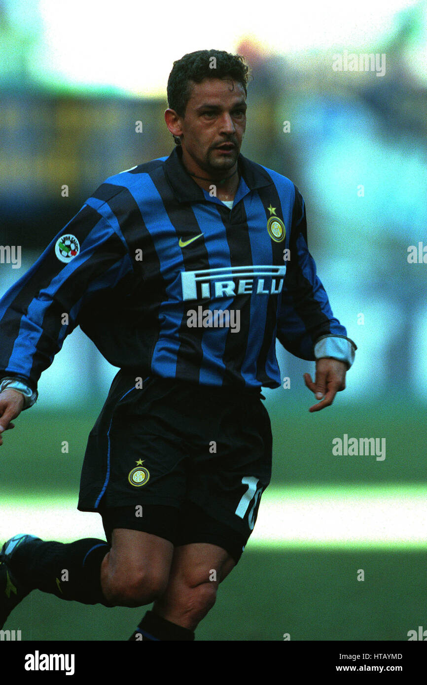 Roberto baggio inter milan hi-res stock photography and images - Alamy