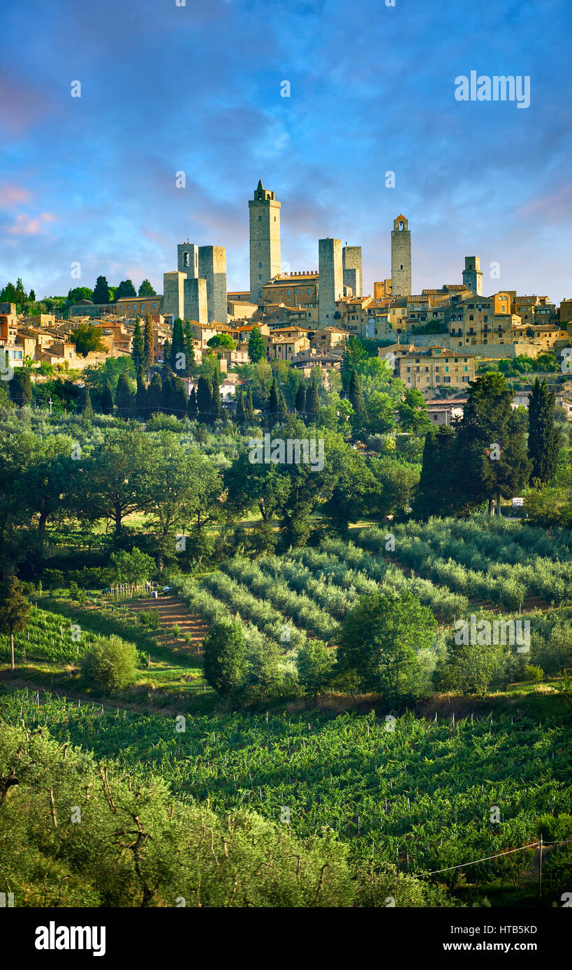 Panoramic view of the 13th century medieval hill top town, walls and towers of San Gimignano. Tuscany Italy Stock Photo